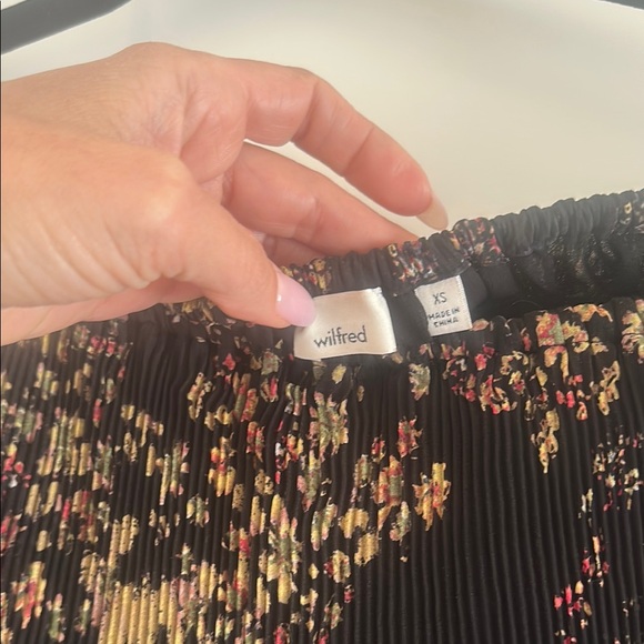 Wilfred Black and Gold Ruffled 3/4 Sleeve Blouse - Picture 2 of 4